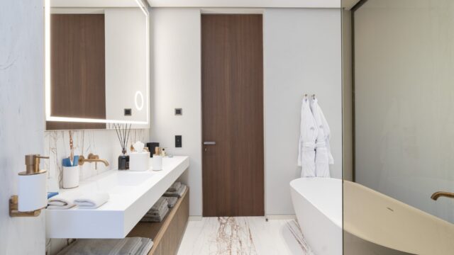 luxury_bathroom